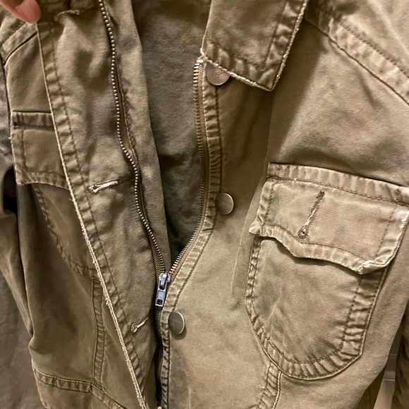 American Eagles Outfitters Jacket, size M, with belt loop bottom - Picture 4 of 12